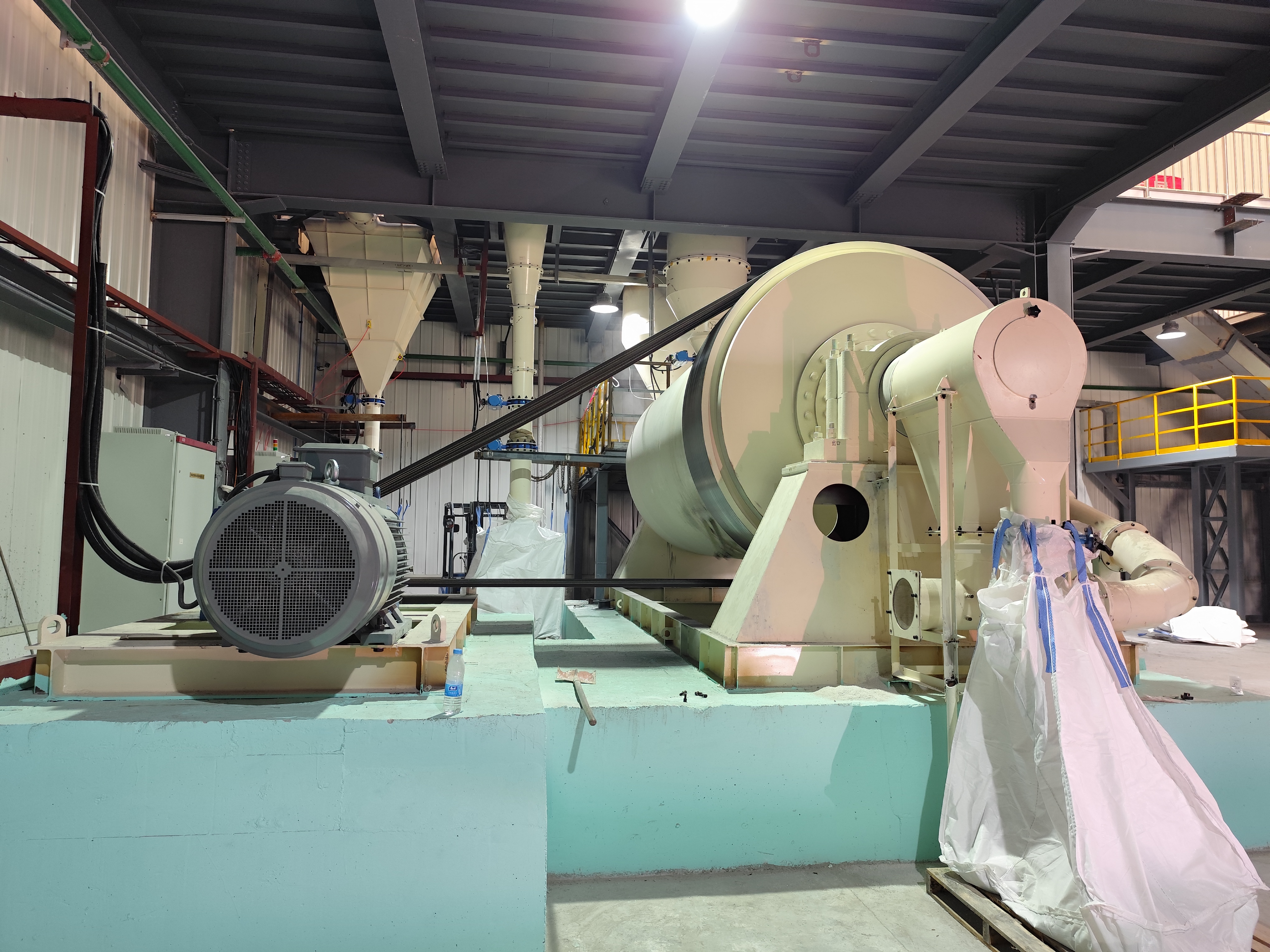  【青島www.17.com嫩草】玻璃粉用QBM係列球磨分級生產（chǎn）線 